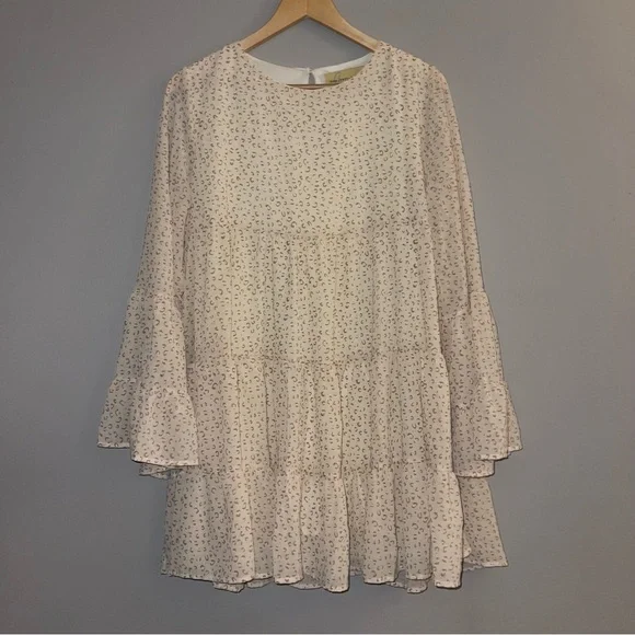 How. Very. Loved. | Dresses | Flowy Dress M | Poshmark How. Very. Loved. | Dresses | Flowy Dress M | Poshmark